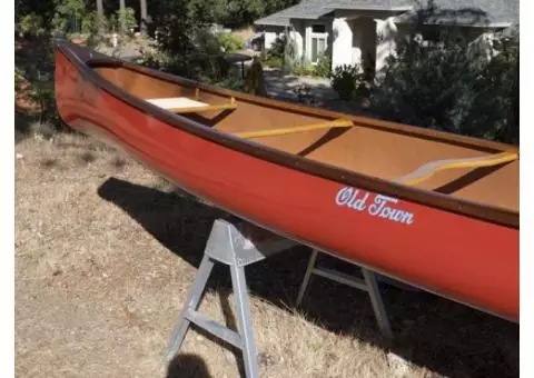 Classic Old Town Canadienne 17' Canoe
